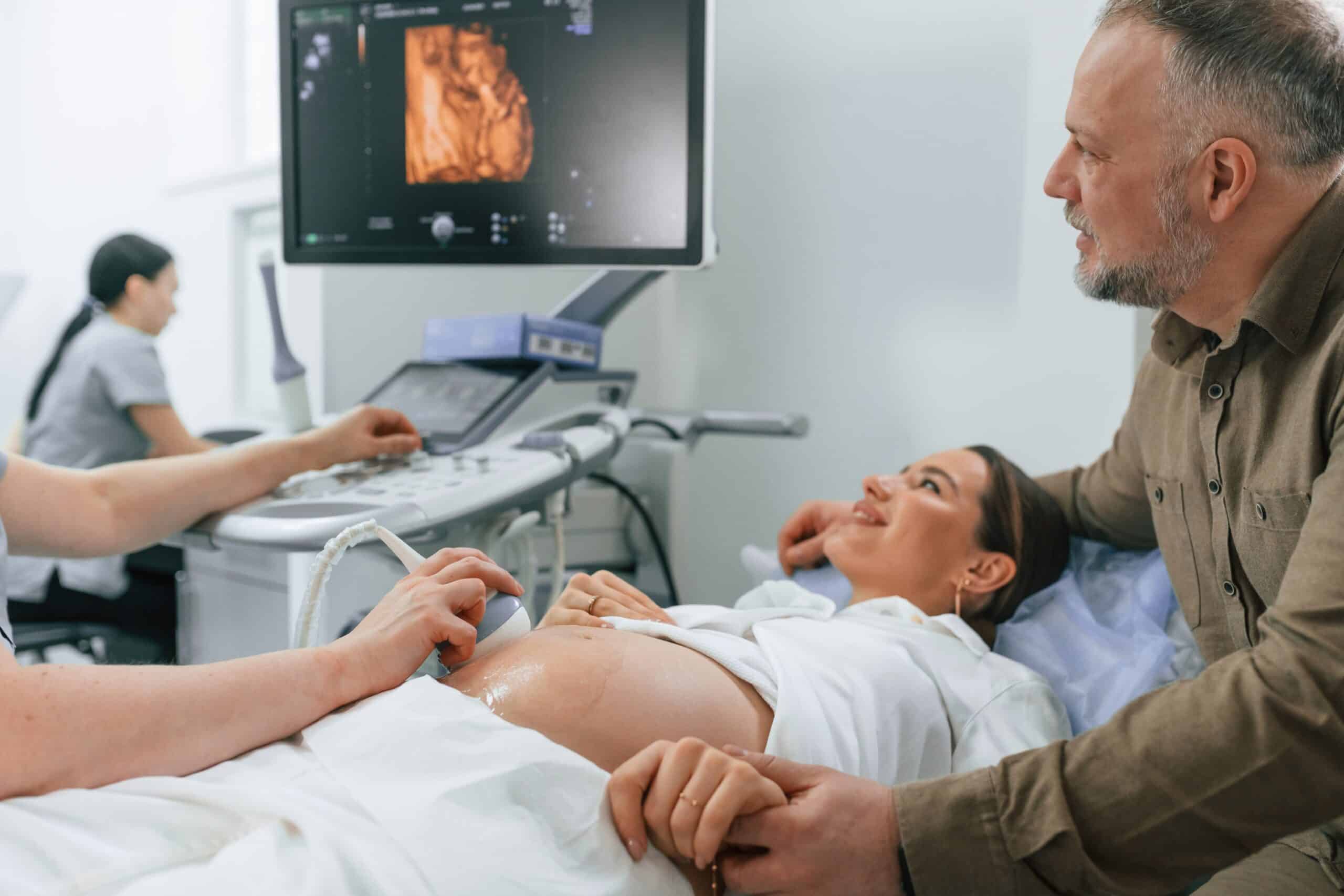 Sonografía obstétrica durante el embarazo en RADNET Santo Domingo